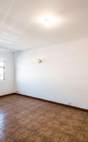 Casa à venda com 150m², 3 quartos e 2 vagasSala