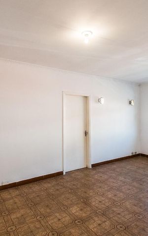 Casa à venda com 150m², 3 quartos e 2 vagasSala
