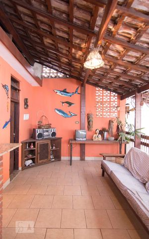 Casa à venda com 120m², 2 quartos e 2 vagasChurrasqueira