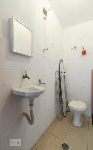 Casa à venda com 120m², 2 quartos e 2 vagasBanheiro de Serviço