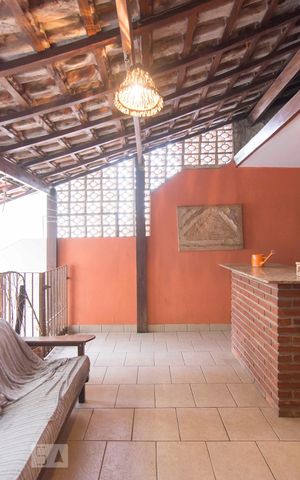 Casa à venda com 120m², 2 quartos e 2 vagasChurrasqueira