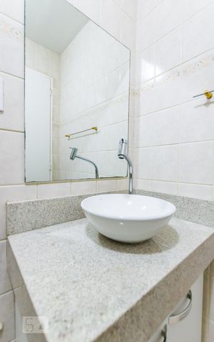 Apartamento para alugar com 75m², 3 quartos e 1 vaga Apartamento para alugar com 75m², 3 quartos e 1 vagaBanheiro