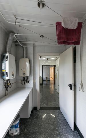 Apartamento à venda com 220m², 4 quartos e 4 vagasÁrea de serviço