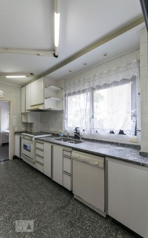 Apartamento à venda com 220m², 4 quartos e 4 vagasCozinha (Armários)