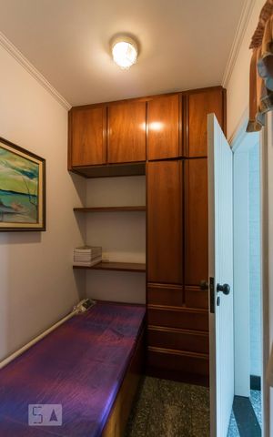 Apartamento à venda com 220m², 4 quartos e 4 vagasQuarto de serviço