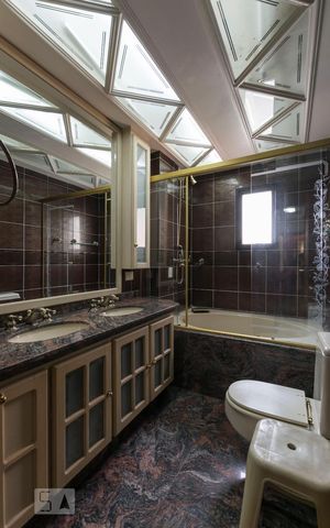 Apartamento à venda com 220m², 4 quartos e 4 vagasQuarto 4 - Suíte/ Banheiro