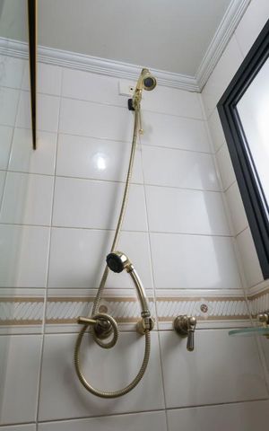 Apartamento à venda com 220m², 4 quartos e 4 vagasQuarto 3 - Suíte/ Banheiro (Chuveiro)