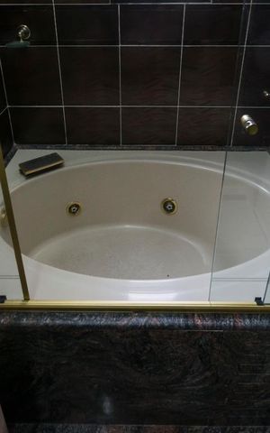 Apartamento à venda com 220m², 4 quartos e 4 vagasQuarto 4 - Suíte/ Banheiro (Banheira)