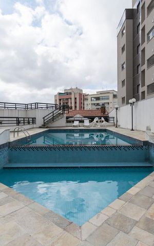 Apartamento à venda com 220m², 4 quartos e 4 vagasÁrea comum - Piscina
