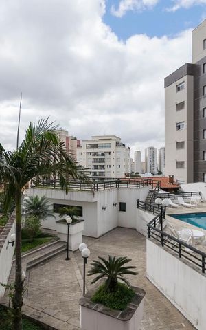 Apartamento à venda com 220m², 4 quartos e 4 vagasVista