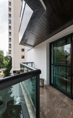 Apartamento à venda com 220m², 4 quartos e 4 vagasVaranda