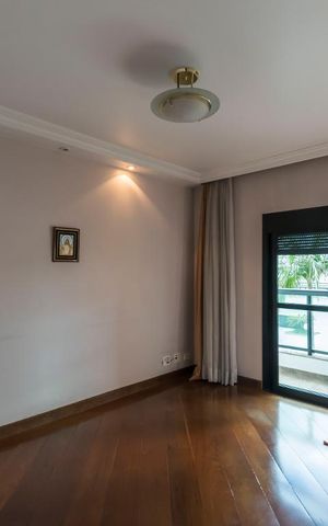 Apartamento à venda com 220m², 4 quartos e 4 vagasQuarto 4 - Suíte
