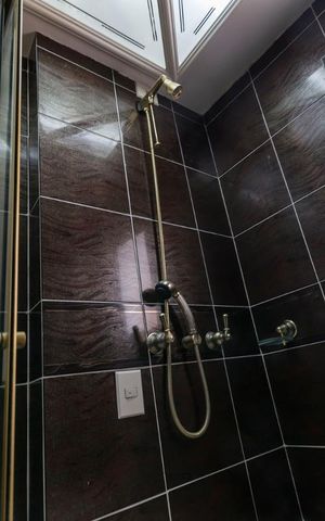 Apartamento à venda com 220m², 4 quartos e 4 vagasQuarto 4 - Suíte/ Banheiro (Chuveiro)