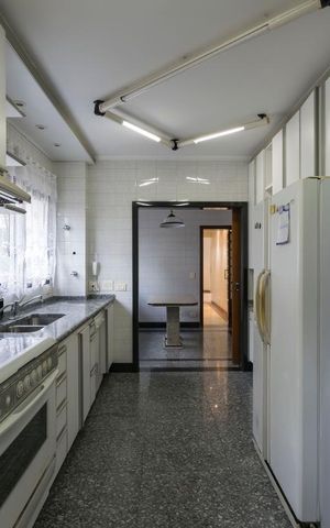 Apartamento à venda com 220m², 4 quartos e 4 vagasCozinha