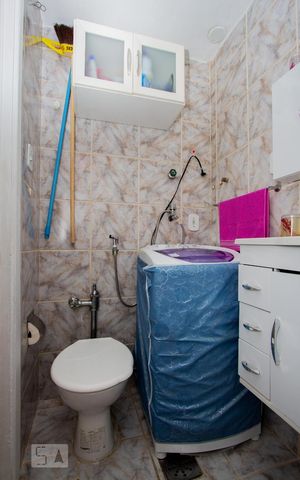 Studio à venda com 28m², 1 quarto e sem vaga Studio à venda com 28m², 1 quarto e sem vagaBanheiro