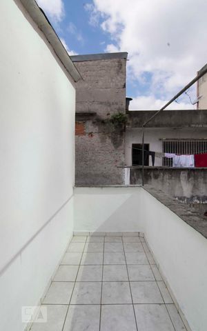 Casa para alugar com 148m², 2 quartos e 2 vagasSacada área de serviço