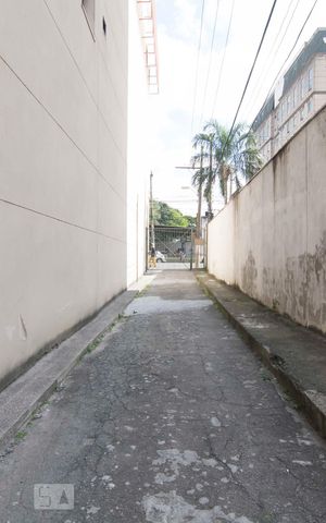 Casa para alugar com 148m², 2 quartos e 2 vagasFachada