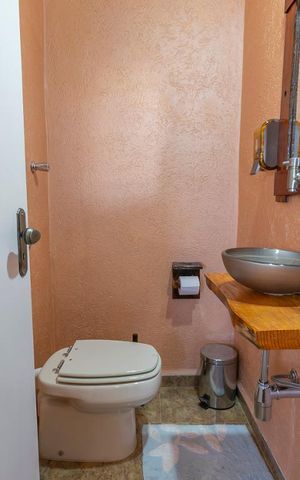Casa à venda com 240m², 4 quartos e 1 vagaLavabo