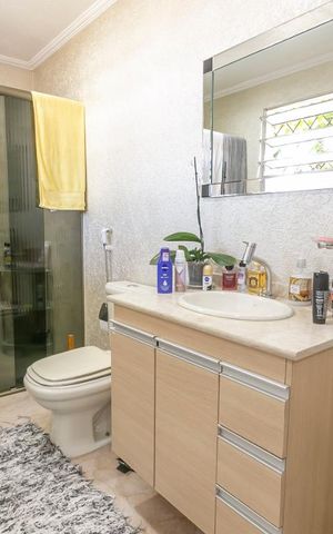 Casa à venda com 240m², 4 quartos e 1 vagaBanheiro da Suíte