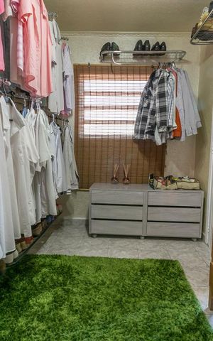 Casa à venda com 240m², 4 quartos e 1 vagaCloset