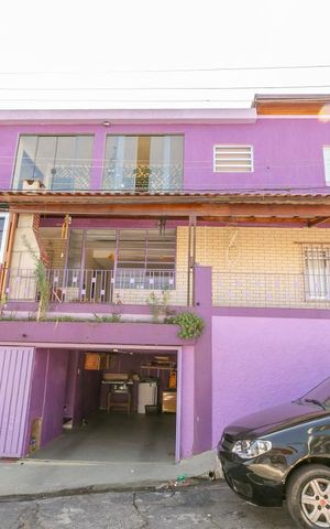 Casa à venda com 240m², 4 quartos e 1 vagaFachada