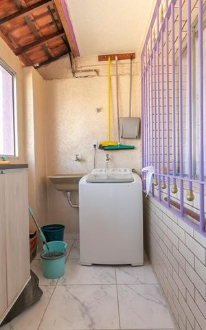 Casa à venda com 240m², 4 quartos e 1 vagaLavanderia