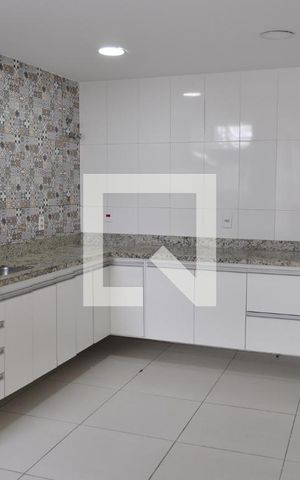 Casa à venda com 183m², 4 quartos e 1 vagaCozinha