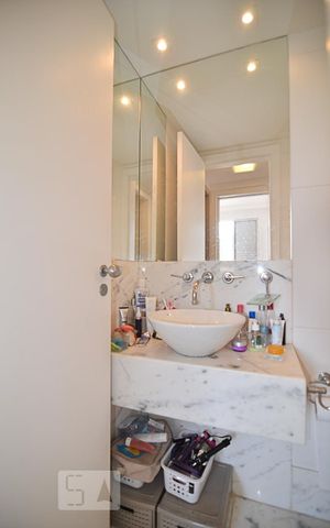 Apartamento à venda com 212m², 2 quartos e 2 vagasBanheiro social