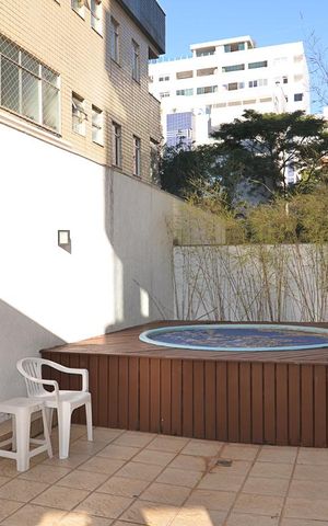 Apartamento à venda com 212m², 2 quartos e 2 vagasPiscina
