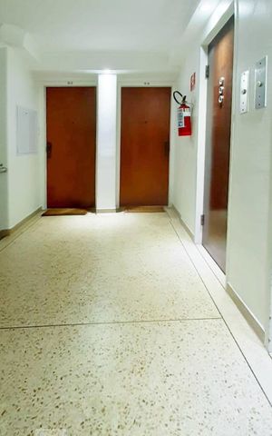 Apartamento à venda com 150m², 3 quartos e 2 vagas Apartamento à venda com 150m², 3 quartos e 2 vagasHall de Entrada