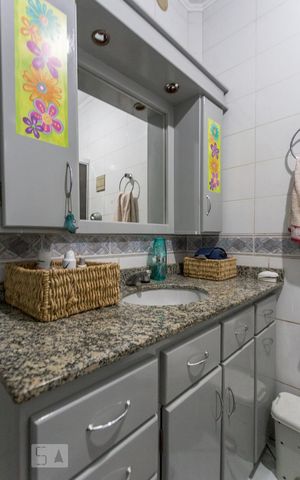 Apartamento à venda com 110m², 3 quartos e sem vaga Apartamento à venda com 110m², 3 quartos e sem vagaBanheiro