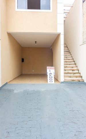 Casa à venda com 150m², 3 quartos e 3 vagas Casa à venda com 150m², 3 quartos e 3 vagasGaragem
