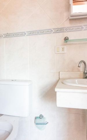 Casa à venda com 150m², 3 quartos e 3 vagas Casa à venda com 150m², 3 quartos e 3 vagasBanheiro da Suíte 2
