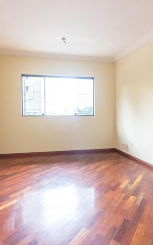 Casa à venda com 150m², 3 quartos e 3 vagas Casa à venda com 150m², 3 quartos e 3 vagasSala