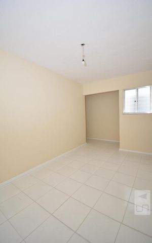 Apartamento para alugar com 79m², 2 quartos e sem vagaSala