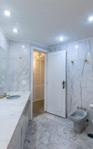Apartamento à venda com 420m², 4 quartos e 4 vagas Apartamento à venda com 420m², 4 quartos e 4 vagasBanheiro 1 Suíte 1