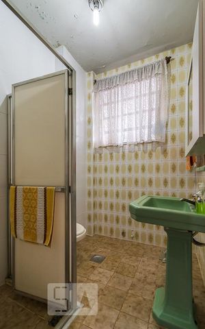 Apartamento à venda com 65m², 2 quartos e sem vaga Apartamento à venda com 65m², 2 quartos e sem vagaBanheiro