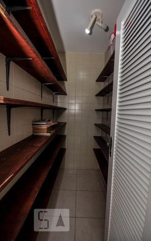 Casa de condomínio à venda com 480m², 5 quartos e 2 vagasCozinha - Despensa