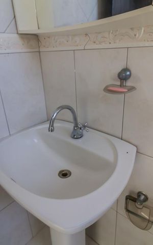 Apartamento para alugar com 65m², 2 quartos e 1 vaga Apartamento para alugar com 65m², 2 quartos e 1 vagaPia do banheiro