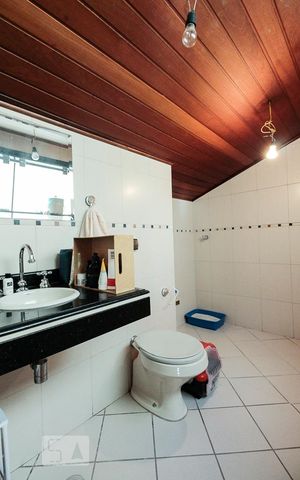 Casa à venda com 400m², 4 quartos e 4 vagas Casa à venda com 400m², 4 quartos e 4 vagasBanheiro suite 2