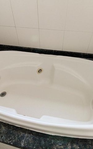 Casa à venda com 400m², 4 quartos e 4 vagas Casa à venda com 400m², 4 quartos e 4 vagasBanheiro suite 1