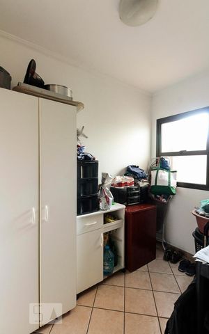 Casa à venda com 400m², 4 quartos e 4 vagas Casa à venda com 400m², 4 quartos e 4 vagasQuarto de serviço