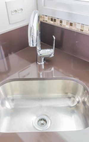 Apartamento à venda com 93m², 2 quartos e 2 vagas Apartamento à venda com 93m², 2 quartos e 2 vagasPia da cozinha