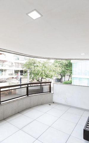 Apartamento à venda com 105m², 3 quartos e 2 vagasVaranda