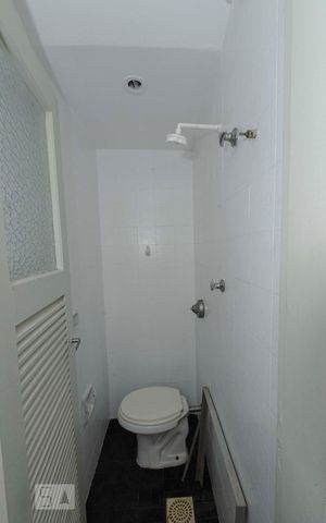 Apartamento à venda com 70m², 2 quartos e 1 vagaBanheiro de Serviço