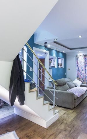Casa à venda com 350m², 3 quartos e 2 vagasSala