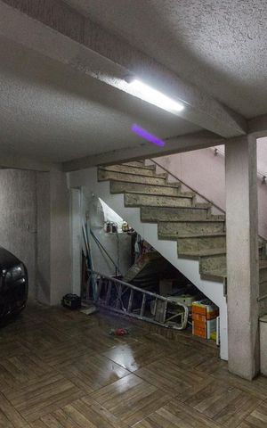Casa à venda com 350m², 3 quartos e 2 vagasGaragem