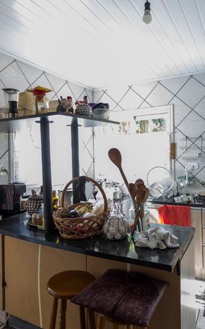 Casa à venda com 400m², 4 quartos e 4 vagas Casa à venda com 400m², 4 quartos e 4 vagasCozinha