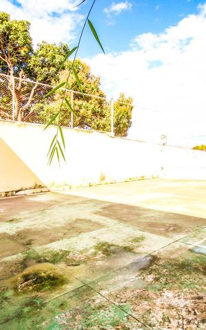 Casa à venda com 345m², 3 quartos e sem vaga Casa à venda com 345m², 3 quartos e sem vagaQuadra