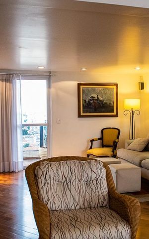 Apartamento à venda com 250m², 3 quartos e 4 vagas Apartamento à venda com 250m², 3 quartos e 4 vagasSALA